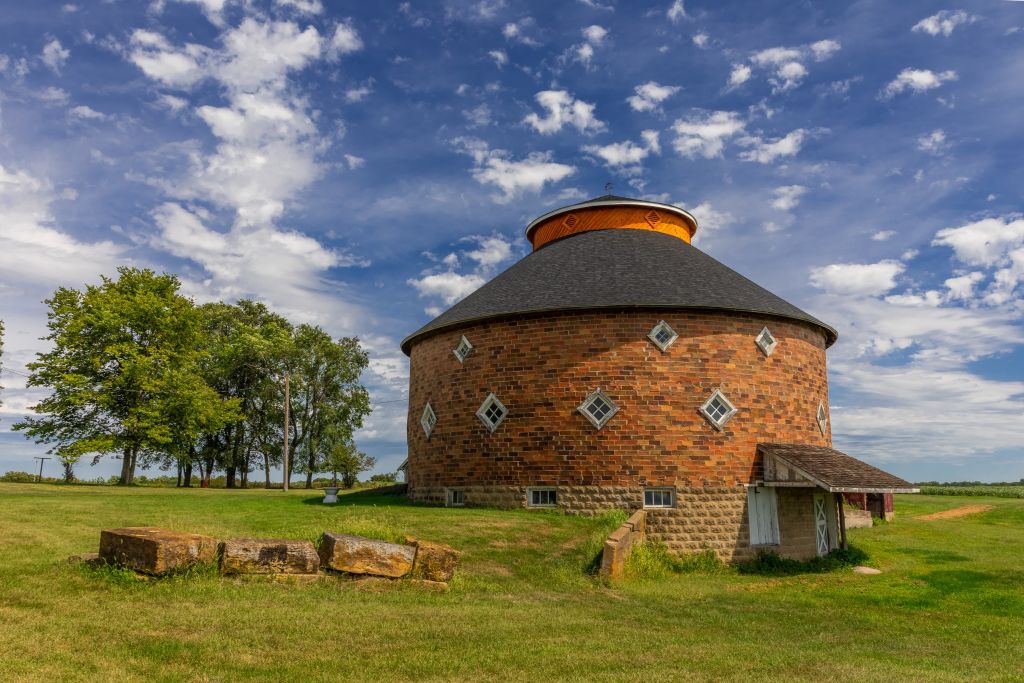 Frank and Katie Cramlet Round Barn
